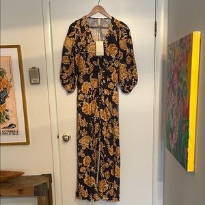 Kivari Black and Gold Floral Long Sleeve Dress